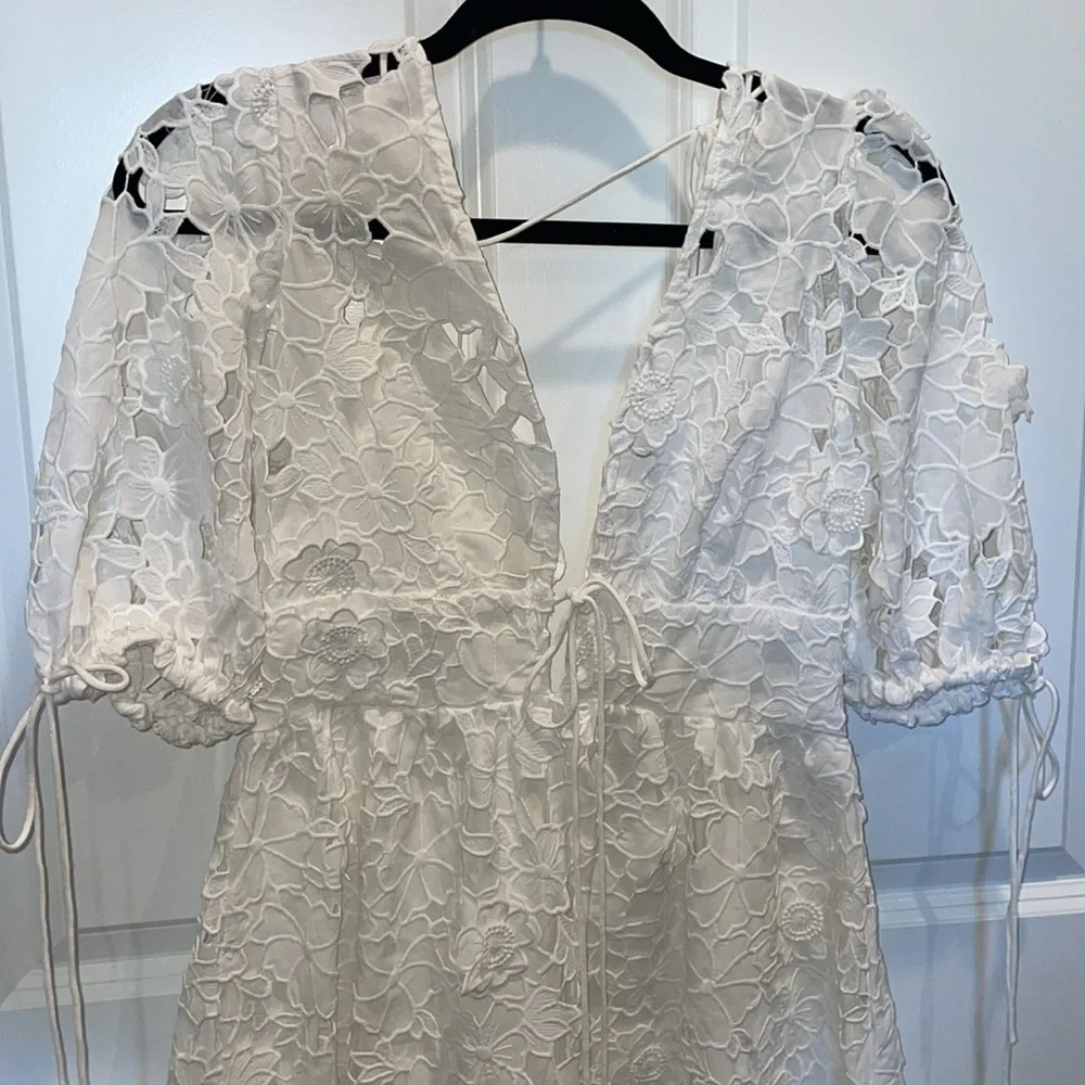 white floral tie front mini dress - Picture 4 of 12